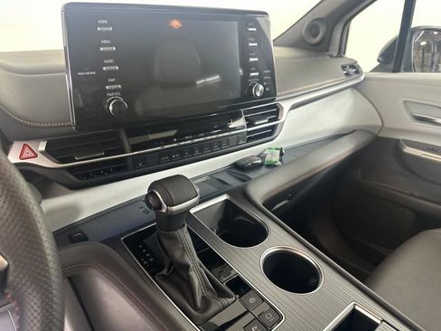 Used 2024 Toyota Sienna XSE w/ XSE Plus Package AWD/4WD image 15