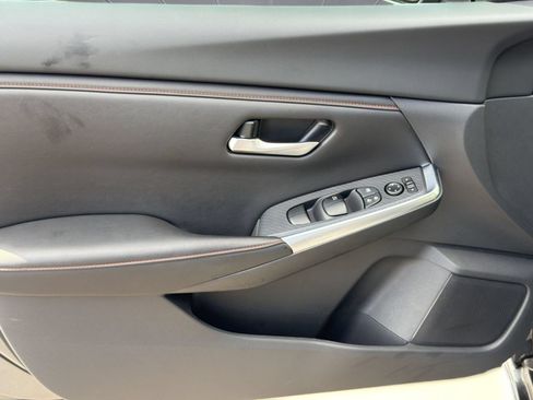 Used 2025 Nissan Sentra SR FWD image 13