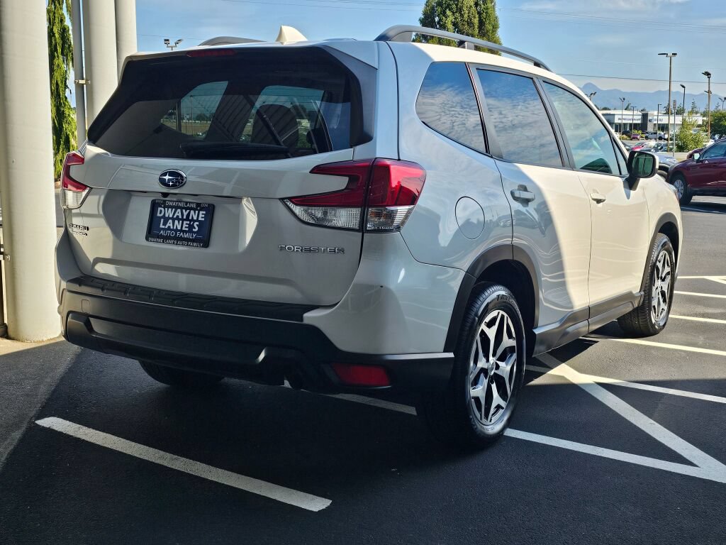 Used 2021 Subaru Forester Premium AWD/4WD image 5