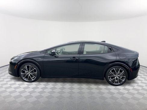 Used 2024 Toyota Prius XLE FWD image 15