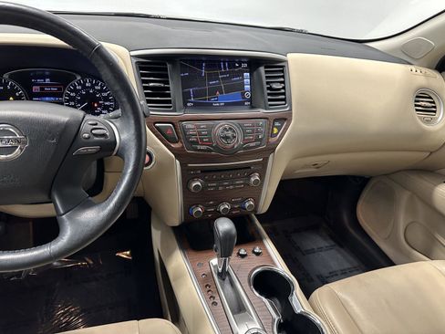Used 2019 Nissan Pathfinder Platinum AWD/4WD image 21