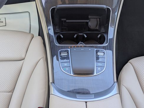 Used 2022 Mercedes-Benz GLC 300 4MATIC image 18