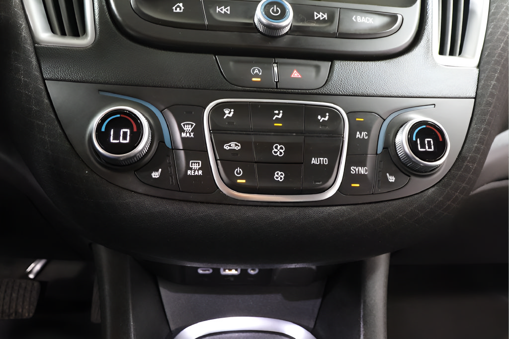 Used 2024 Chevrolet Malibu LT FWD image 12