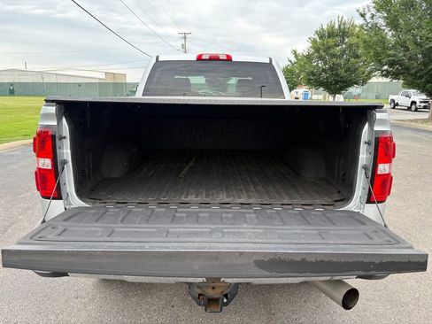Used 2019 GMC Sierra 2500 SLT w/ Duramax Plus Package AWD/4WD image 15