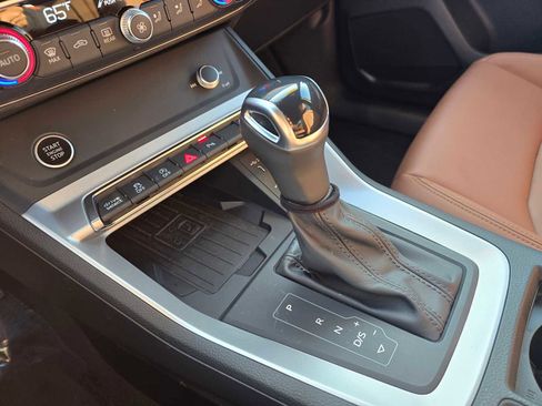 Used 2024 Audi Q3 2.0T Premium w/ Convenience Package image 31