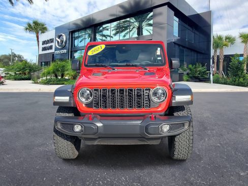 Used 2024 Jeep Wrangler Rubicon image 2
