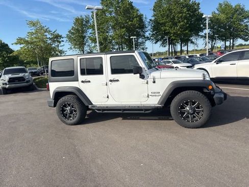 Used 2015 Jeep Wrangler Unlimited Sport w/ Quick Order Package 24S AWD/4WD image 8