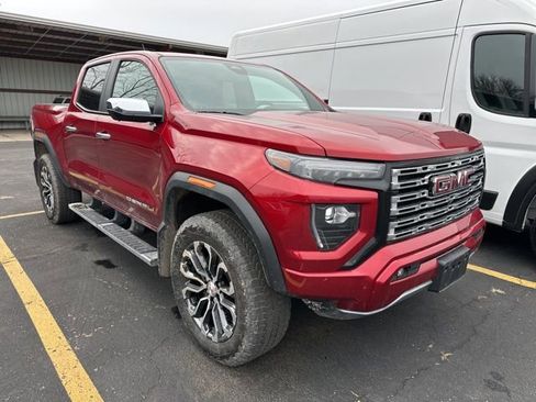 Used 2024 GMC Canyon Denali image 2