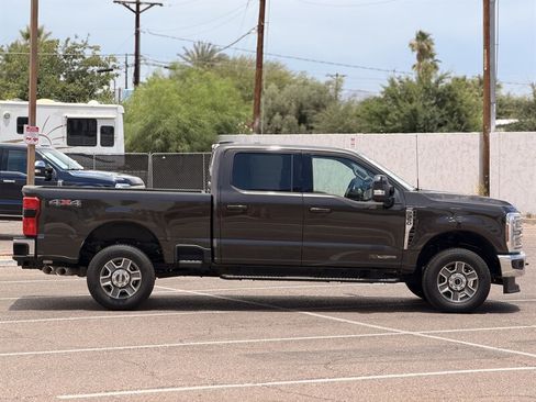 Used 2025 Ford F350 Lariat AWD/4WD image 2