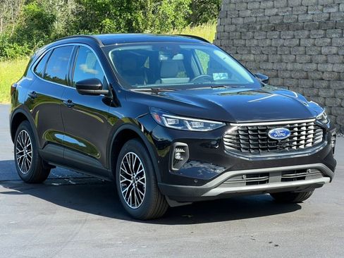 New 2024 Ford Escape SE w/ PHEV Premium Package FWD image 43