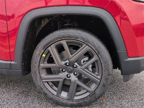 New 2026 Jeep Compass Latitude image 10