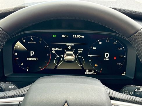 New 2025 Mitsubishi Outlander SE image 12