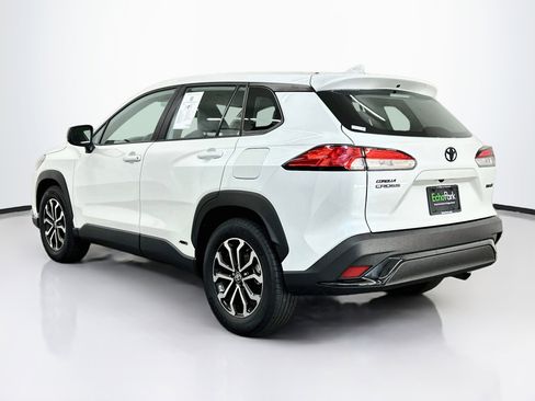 Used 2024 Toyota Corolla Cross AWD Hybrid image 5