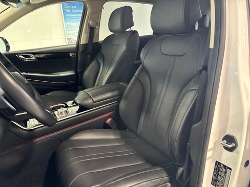 Used 2025 Genesis GV80 2.5T Standard AWD/4WD image 11