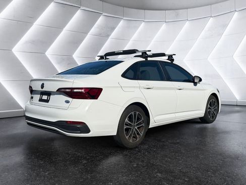 Used 2024 Volkswagen Jetta Sport FWD image 6