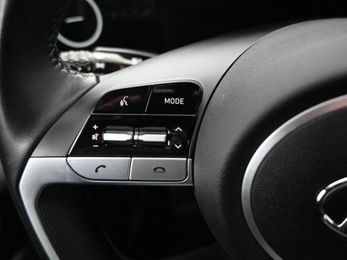 Used 2022 Hyundai Elantra Limited image 19