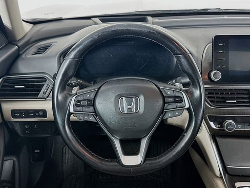 Used 2018 Honda Accord Touring image 18