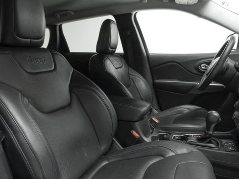 Used 2019 Jeep Cherokee Limited image 37