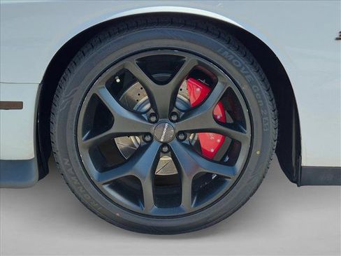 Used 2015 Dodge Challenger R/T Plus RWD image 24