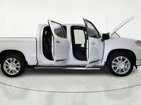 Used 2024 Chevrolet Silverado 1500 High Country w/ Technology Package AWD/4WD image 8