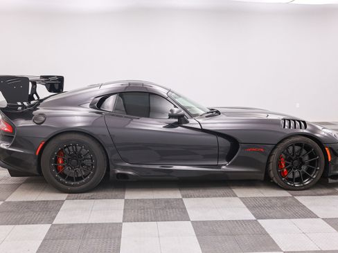 Used 2017 Dodge Viper ACR w/ Extreme Aero Package RWD image 18