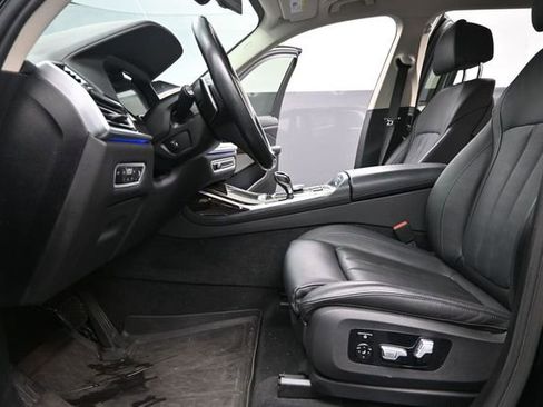 Used 2021 BMW X7 xDrive40i w/ Premium Package AWD/4WD image 17