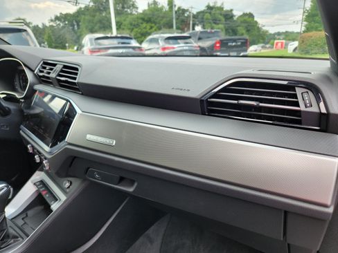 Used 2024 Audi Q3 2.0T Premium AWD/4WD image 17