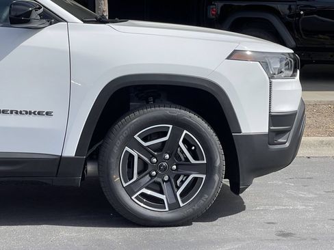 New 2026 Jeep Cherokee Laredo AWD/4WD image 5
