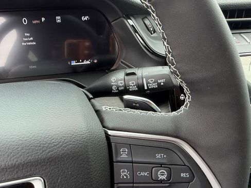 New 2026 Jeep Grand Cherokee Limited image 17