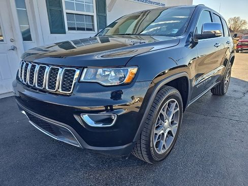 Used 2020 Jeep Grand Cherokee Limited image 3