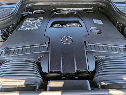 New 2026 Mercedes-Benz GLS 580 4MATIC image 17
