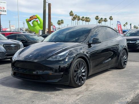 Used 2022 Tesla Model Y Performance AWD/4WD image 2