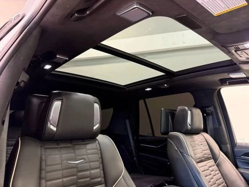 Used 2023 Cadillac Escalade V image 32