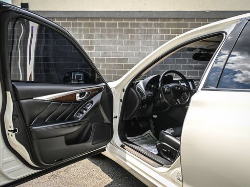 Used 2015 INFINITI Q50 AWD w/ Technology Package image 7