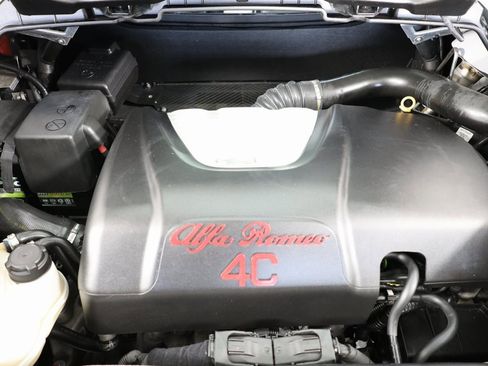 Used 2015 Alfa Romeo 4C Coupe w/ Leather Interior Group image 22