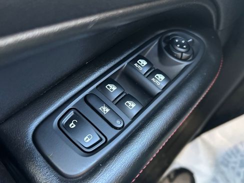 Used 2018 Jeep Compass Trailhawk w/ Cold Weather Group image 34