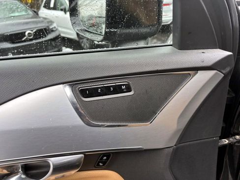 Used 2018 Volvo XC90 T5 Momentum w/ Convenience Package image 12