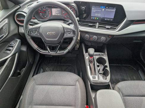 Used 2024 Chevrolet Trax RS image 9