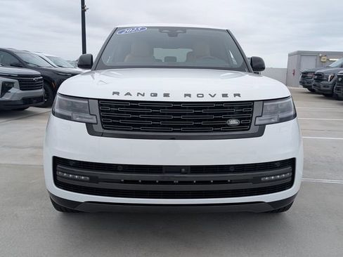 Used 2025 Land Rover Range Rover Long Wheelbase SE image 4