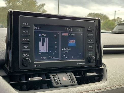 Used 2022 Toyota RAV4 XLE Premium image 24