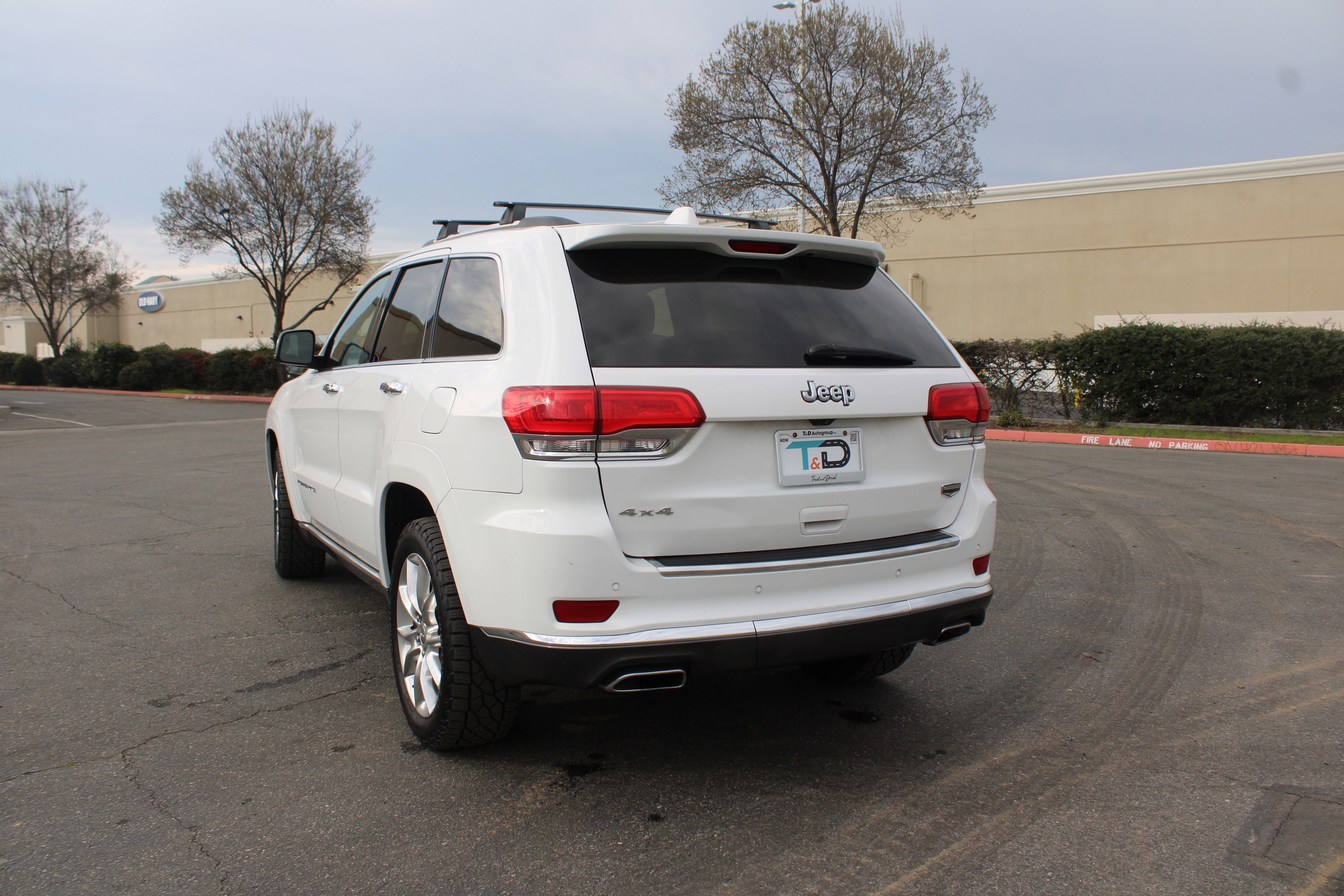 Used 2014 Jeep Grand Cherokee Summit AWD/4WD image 12