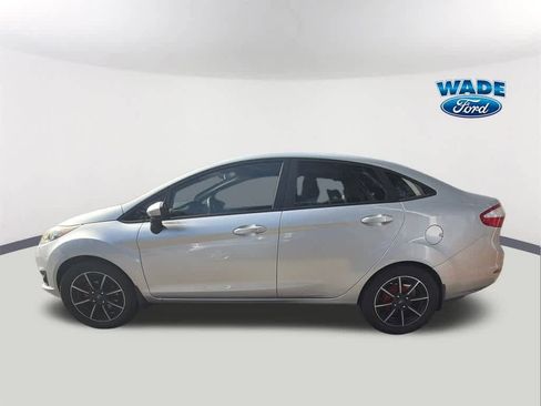 Used 2017 Ford Fiesta SE image 7