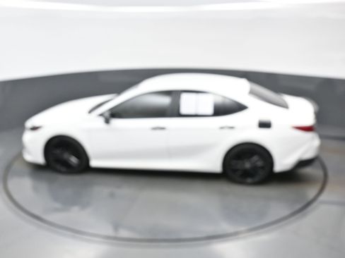 Used 2025 Toyota Camry LE w/ Convenience Package image 37