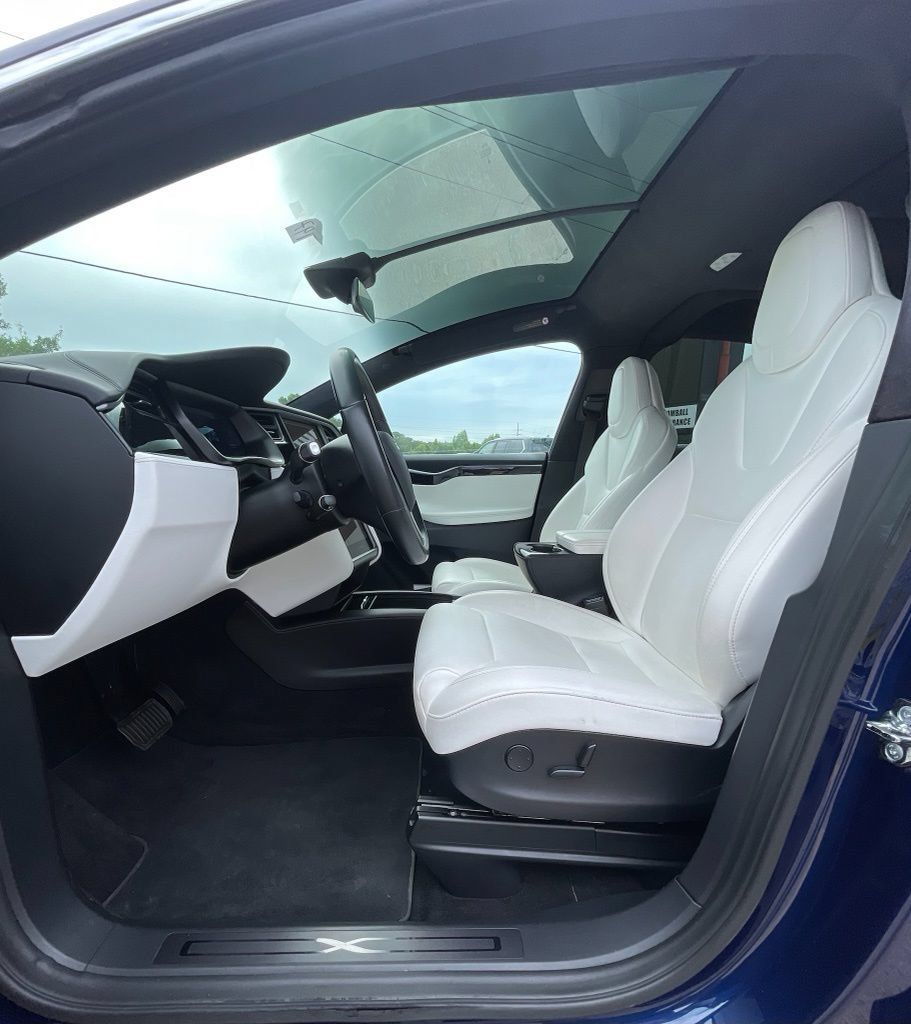 Used 2018 Tesla Model X 75D AWD/4WD image 17
