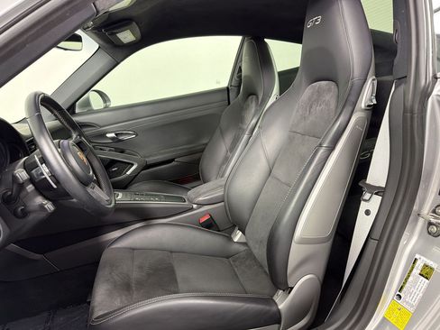 Used 2018 Porsche 911 GT3 w/ Sport Chrono Package RWD image 5