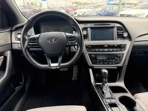 Used 2017 Hyundai Sonata Limited 2.0T FWD image 12