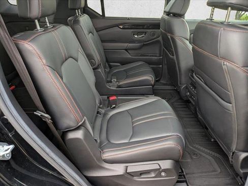 Certified 2025 Honda Pilot TrailSport image 22