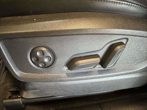 Used 2023 Audi Q5 2.0T Premium image 17