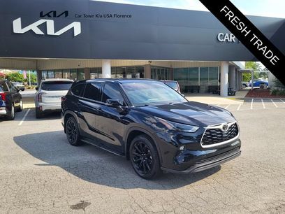 Used 2022 Toyota Highlander LE