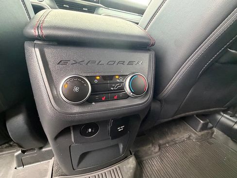 Used 2025 Ford Explorer ST-Line w/ Premium Package AWD/4WD image 19